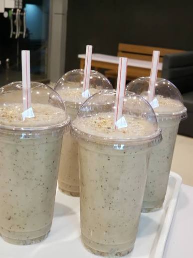 Mango Khajoor Badaam Shake